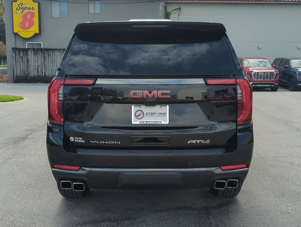Used 2025 GMC Yukon AT4 w/ AT4 Premium Package AWD/4WD image 5