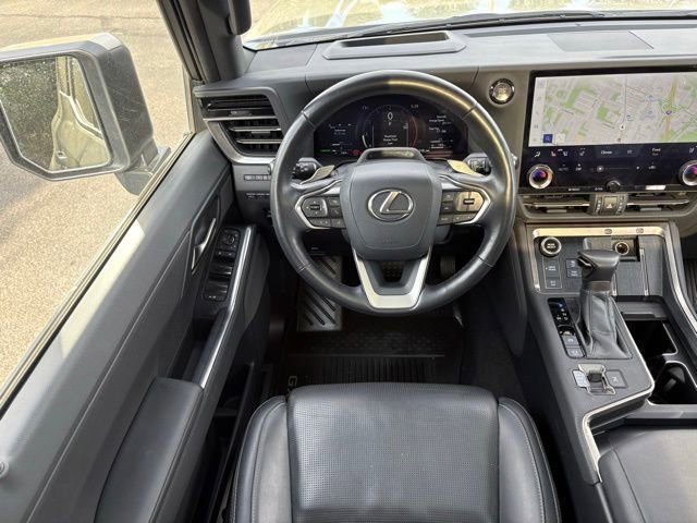 Used 2024 Lexus GX 550 w/ Accessory Package (2T) AWD/4WD image 21