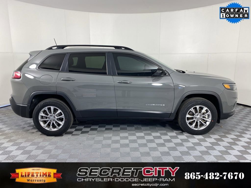 Used 2022 Jeep Cherokee Latitude Lux w/ Sun & Sound Group image 8