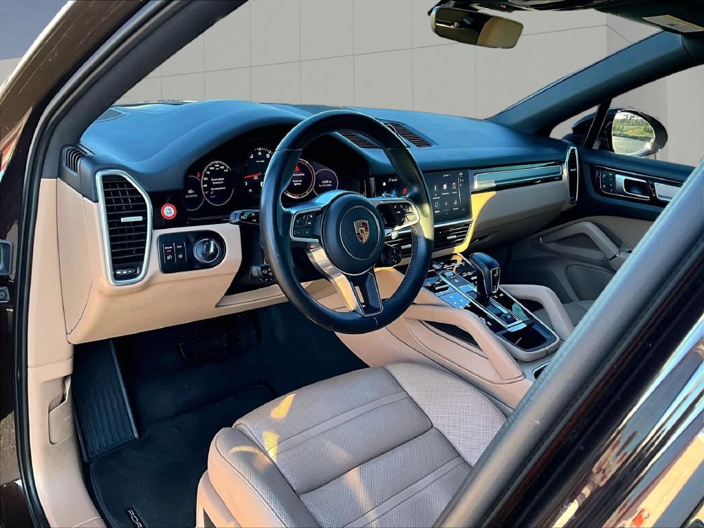 Used 2022 Porsche Cayenne Platinum Edition AWD/4WD image 4