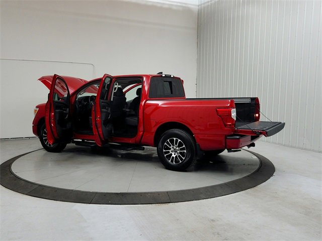 Used 2024 Nissan Titan SV w/ SV Convenience Package image 13
