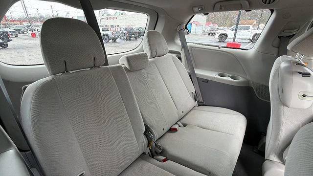 Used 2011 Toyota Sienna LE w/ Towing Pkg image 29