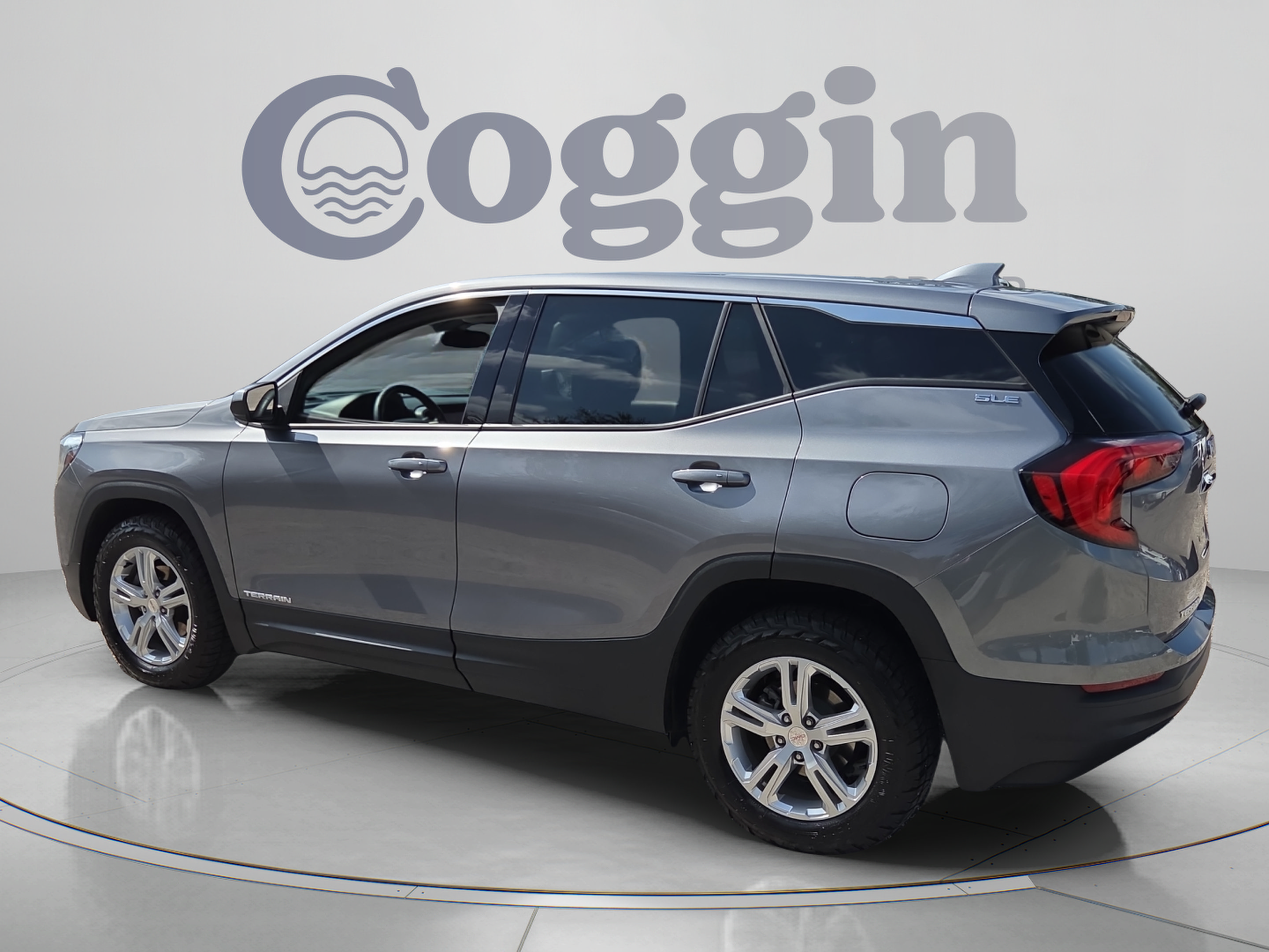 Used 2020 GMC Terrain SLE FWD image 3