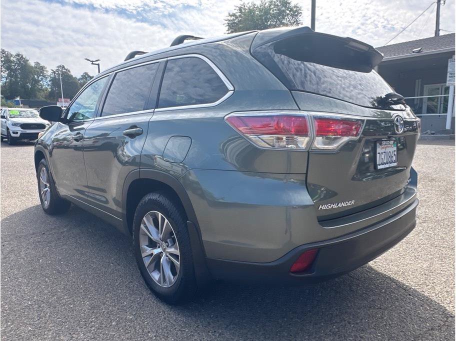 Used 2014 Toyota Highlander XLE AWD/4WD image 5