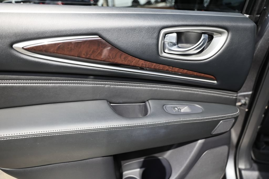 Used 2019 INFINITI QX60 Luxe w/ Sensory Package AWD/4WD image 24