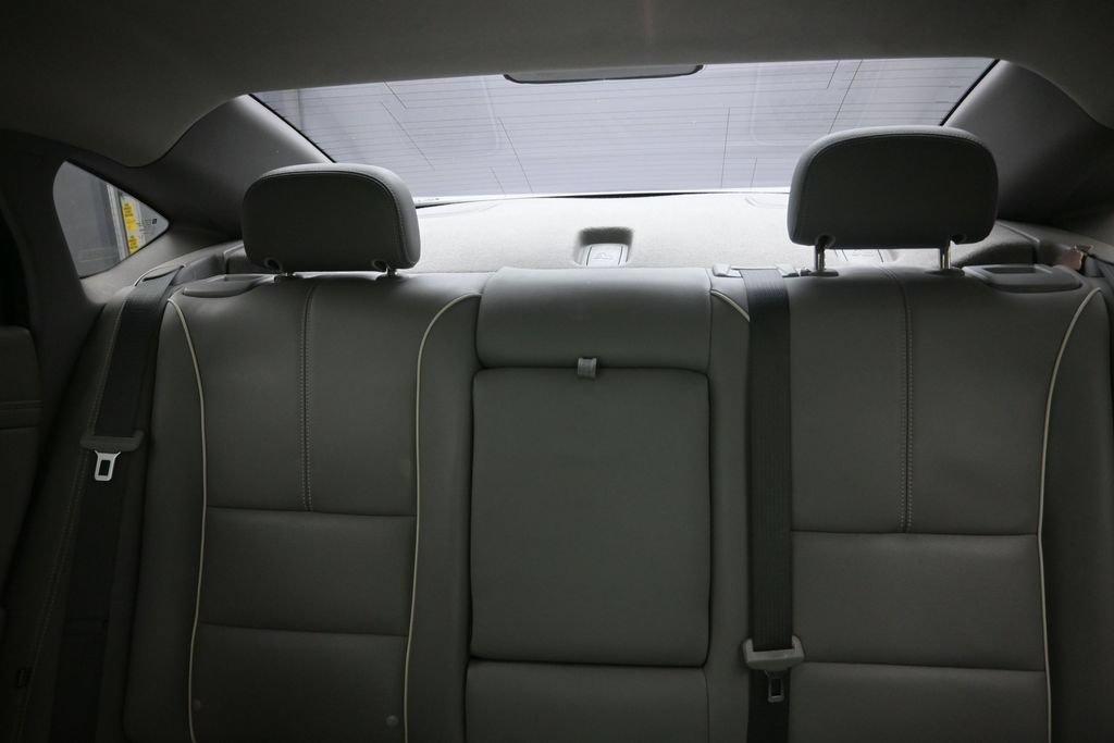Used 2018 Chevrolet Impala Premier FWD image 16