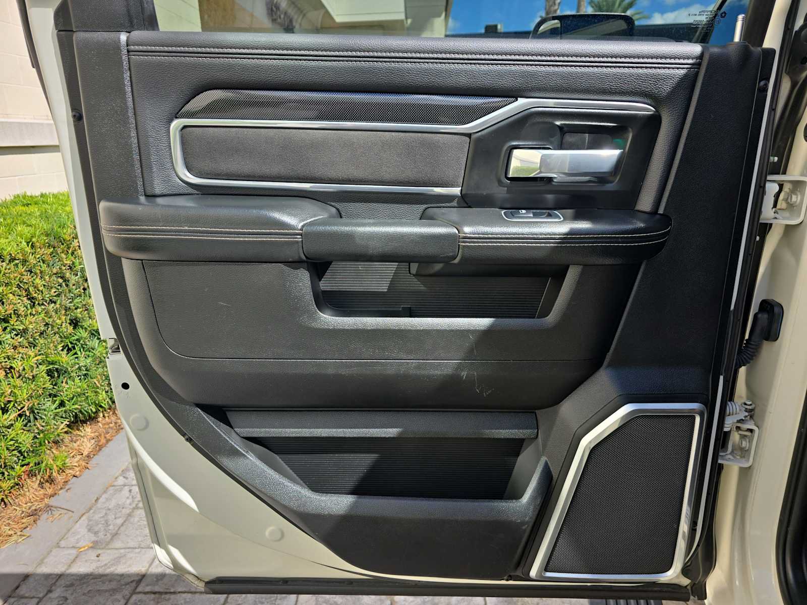 Used 2022 RAM 2500 Laramie AWD/4WD image 16