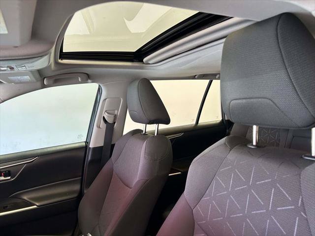 Certified 2021 Toyota RAV4 XLE w/ Convenience Package FWD image 14