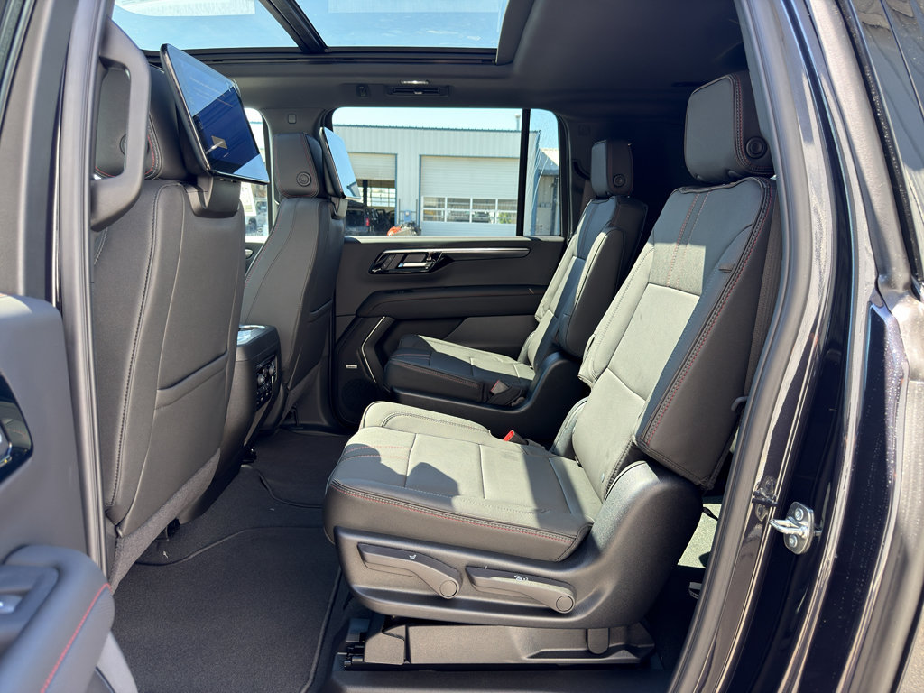 New 2026 Chevrolet Suburban RST w/ Advanced Technology Package AWD/4WD image 30