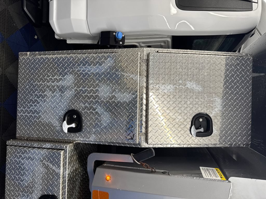 Used 2023 Ford F550 4x4 Regular Cab Super Duty image 34