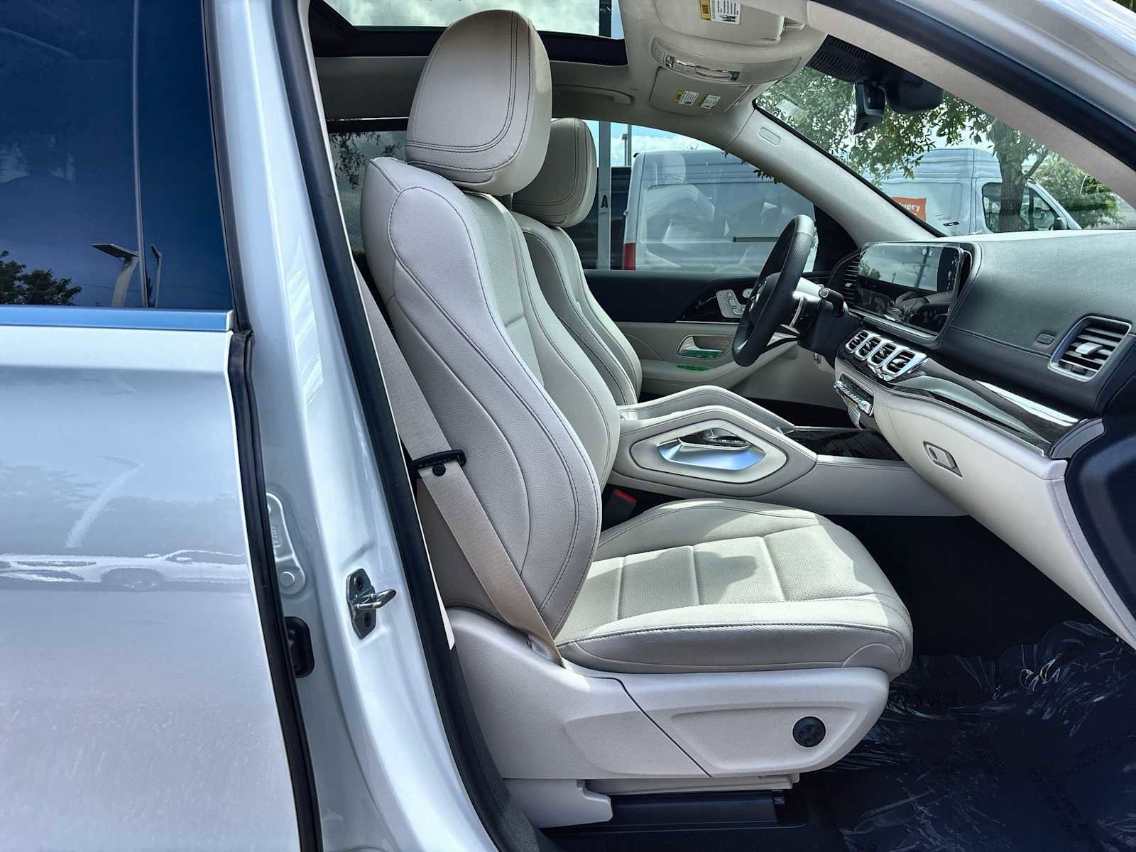 New 2026 Mercedes-Benz GLS 450 4MATIC image 9