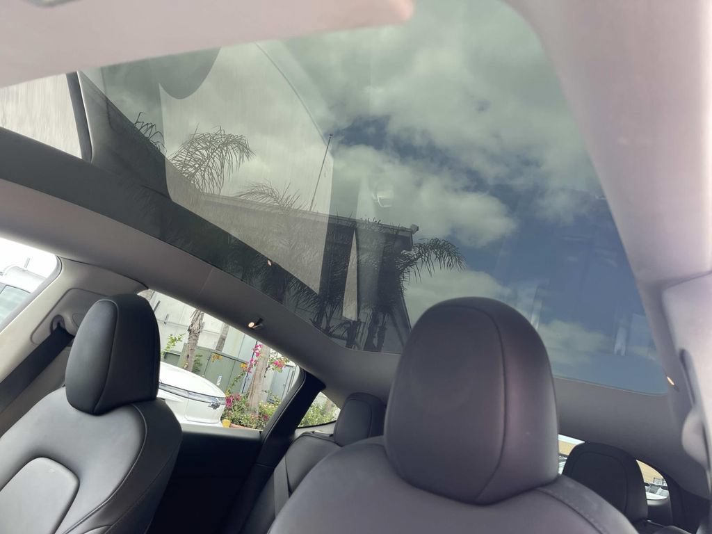 Used 2024 Tesla Model Y Long Range AWD/4WD image 15