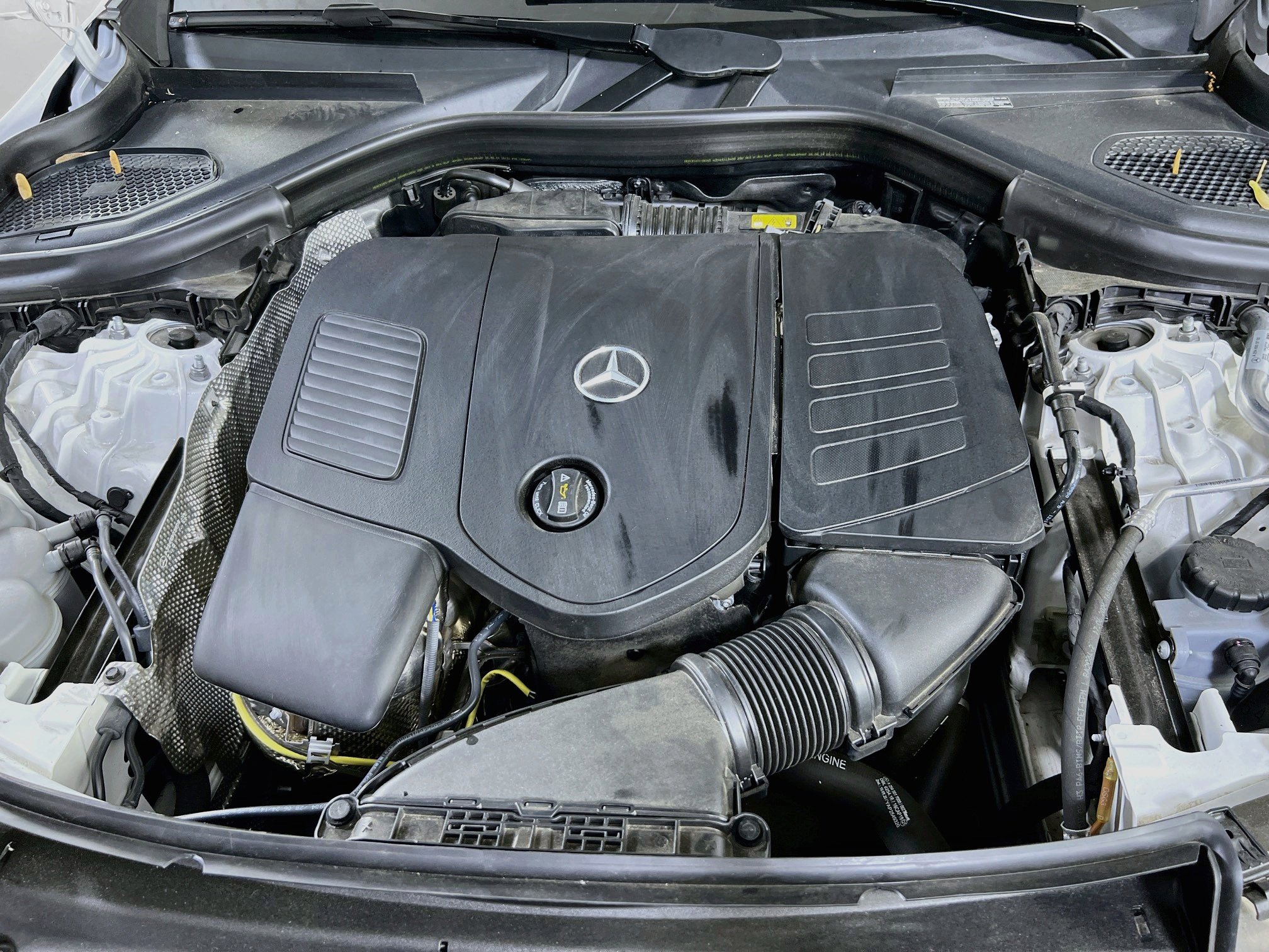 Used 2025 Mercedes-Benz GLC 300 4MATIC image 31