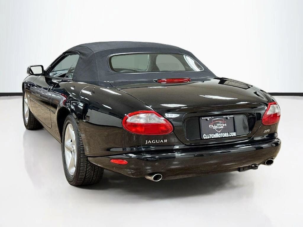 Used 2000 Jaguar XK8 Convertible image 12