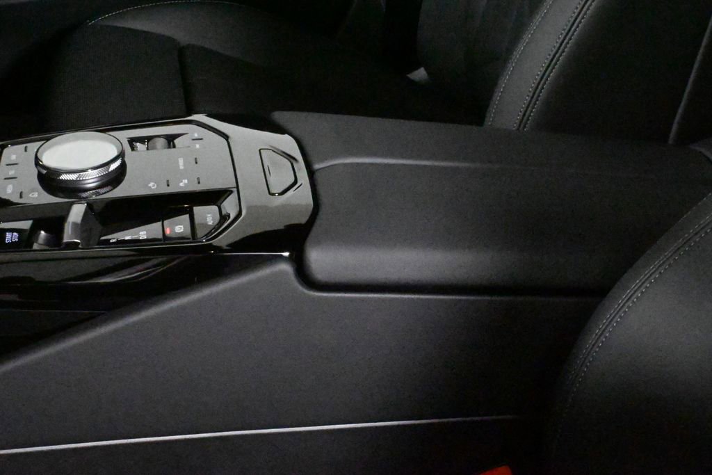 Used 2025 BMW i5 xDrive40 w/ Premium Package image 25