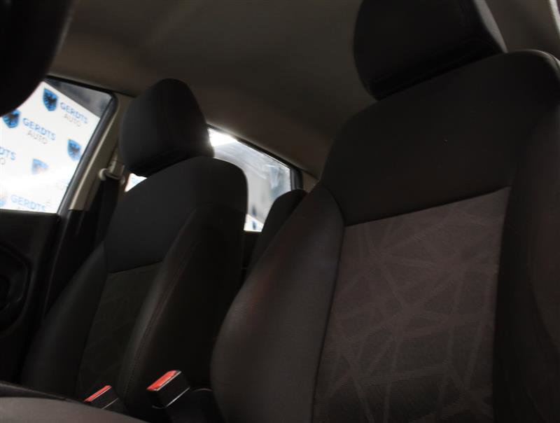 Used 2013 Ford Fiesta SE w/ Super Fuel Economy Pkg FWD image 8