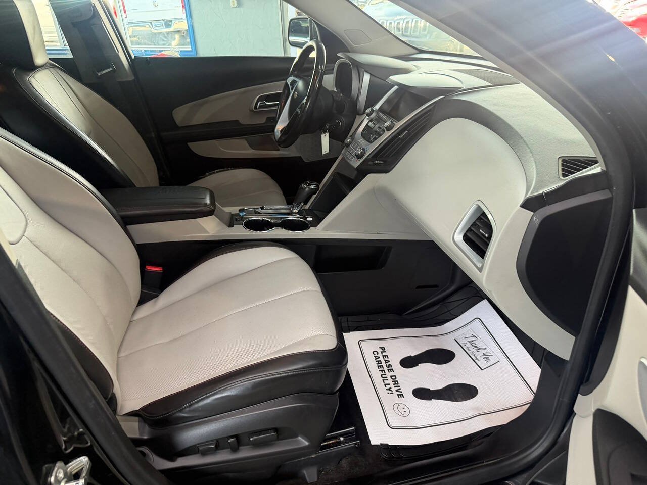 Used 2016 Chevrolet Equinox LTZ w/ Enhanced Convenience Package FWD image 21