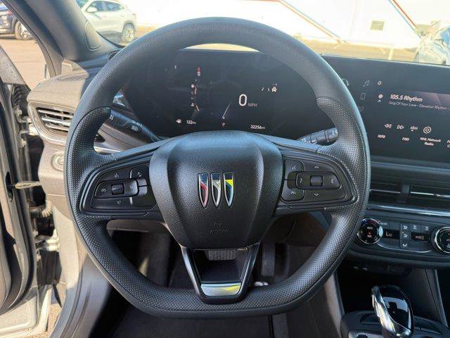 Used 2025 Buick Envista Preferred image 15