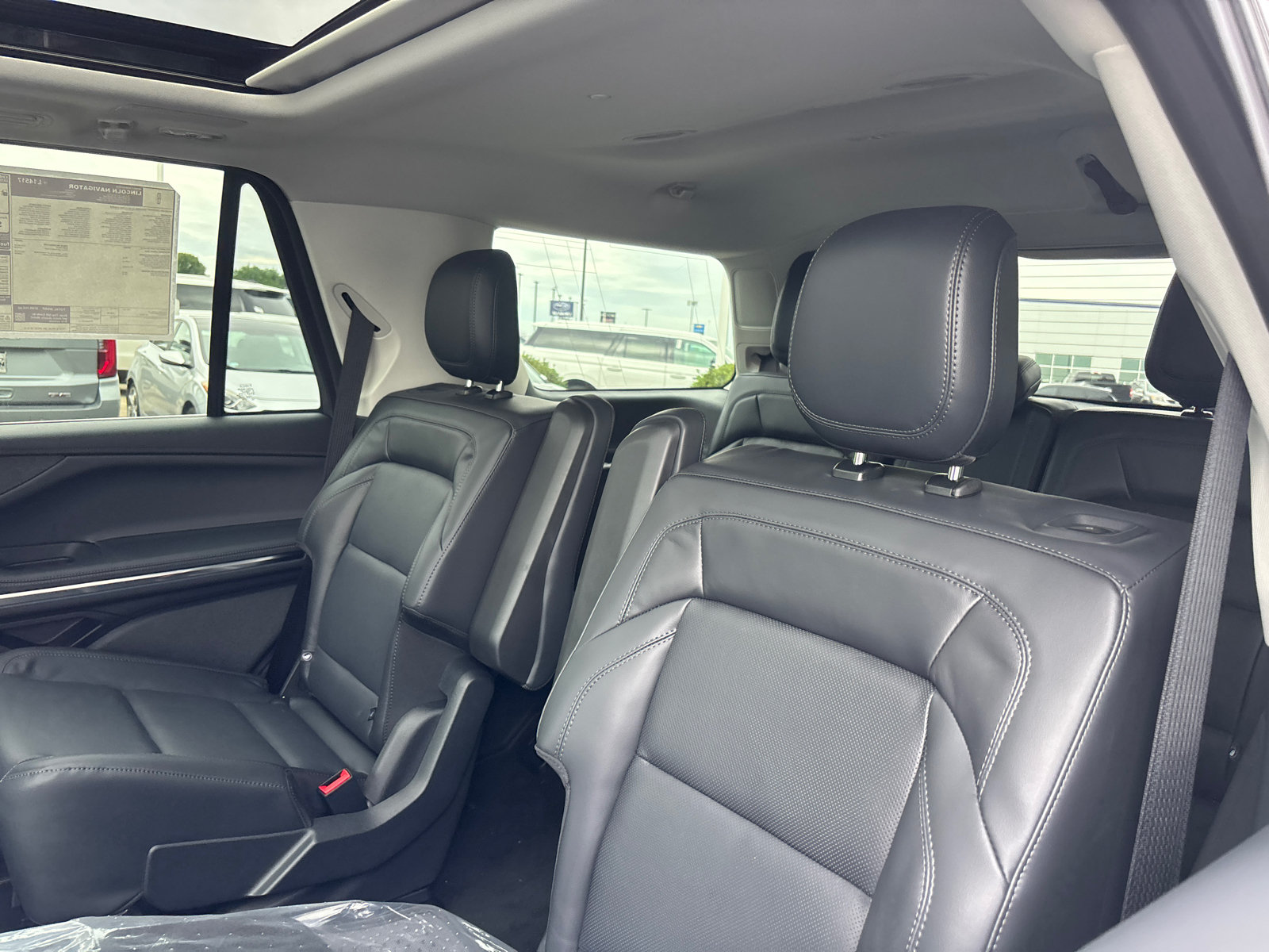 New 2026 Lincoln Navigator Reserve AWD/4WD image 26