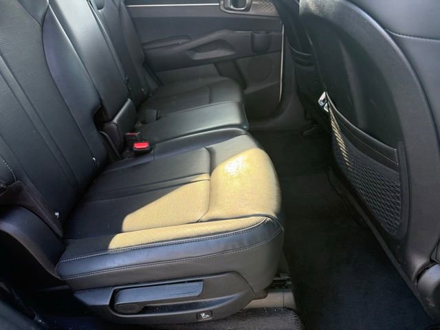 Used 2025 Kia Sorento S image 14