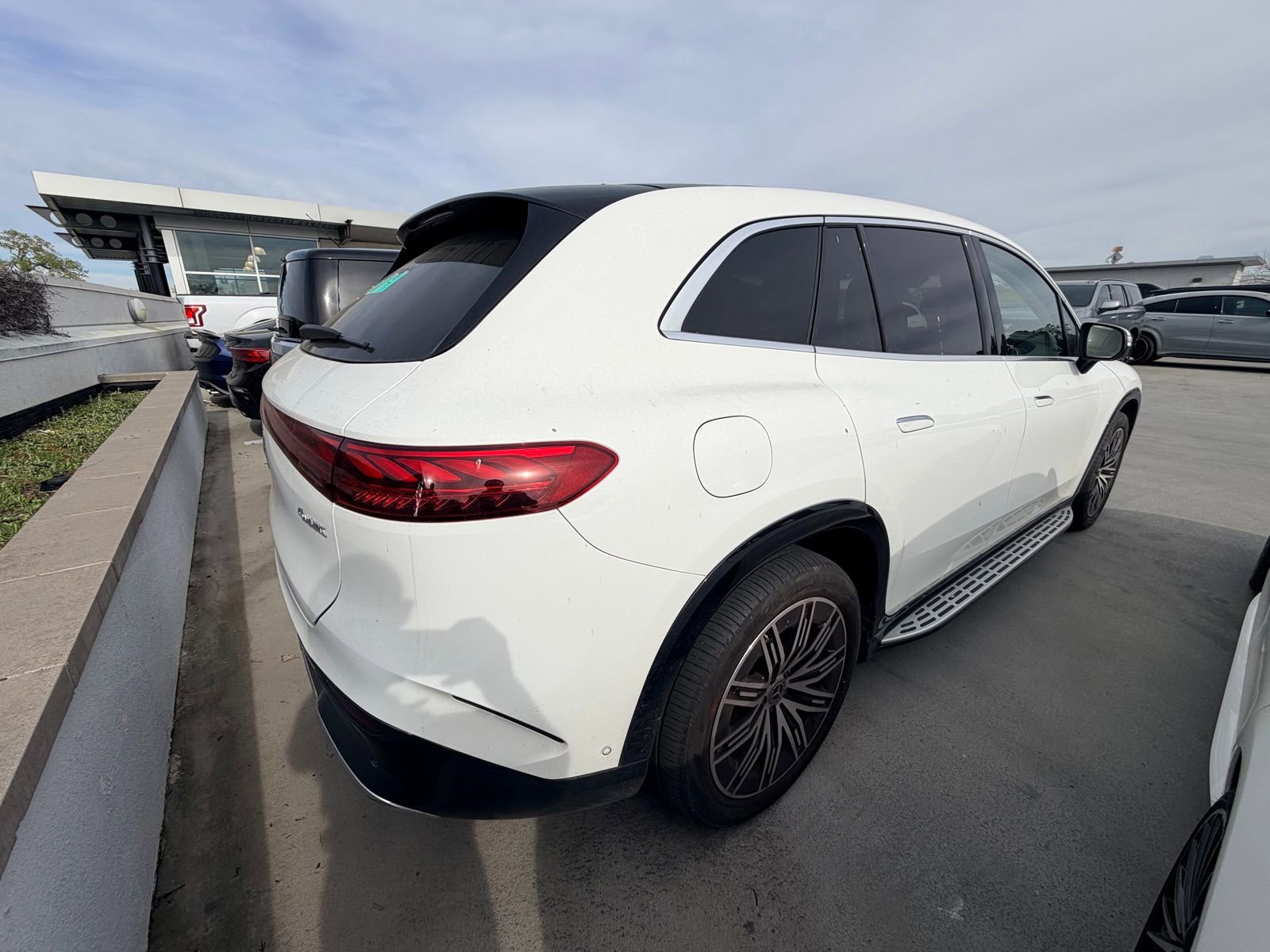 Certified 2023 Mercedes-Benz EQS 580 4MATIC SUV image 4