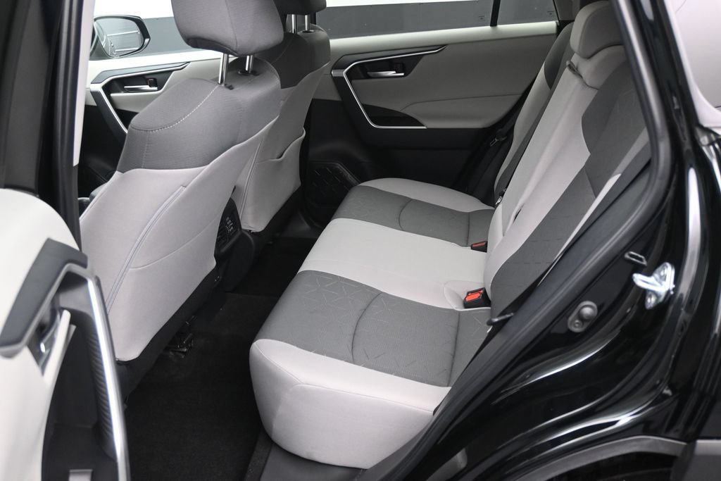 Used 2025 Toyota RAV4 XLE w/ Convenience Package FWD image 14
