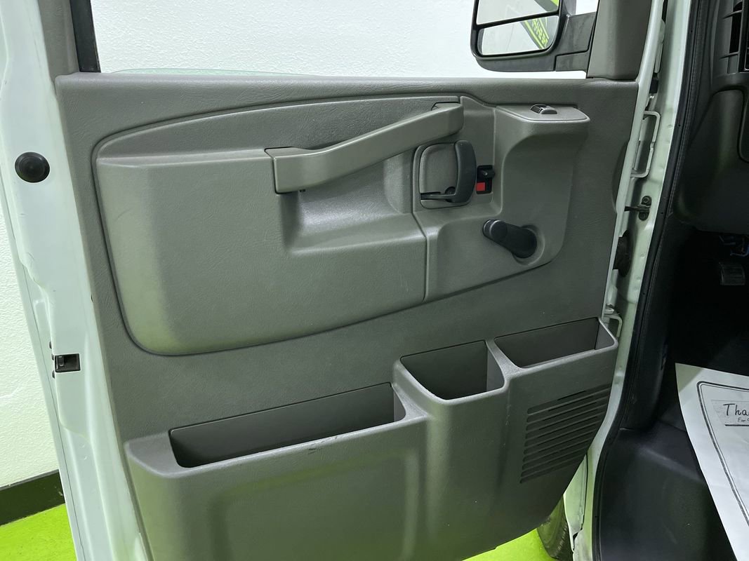 Used 2019 Chevrolet Express 2500 image 15