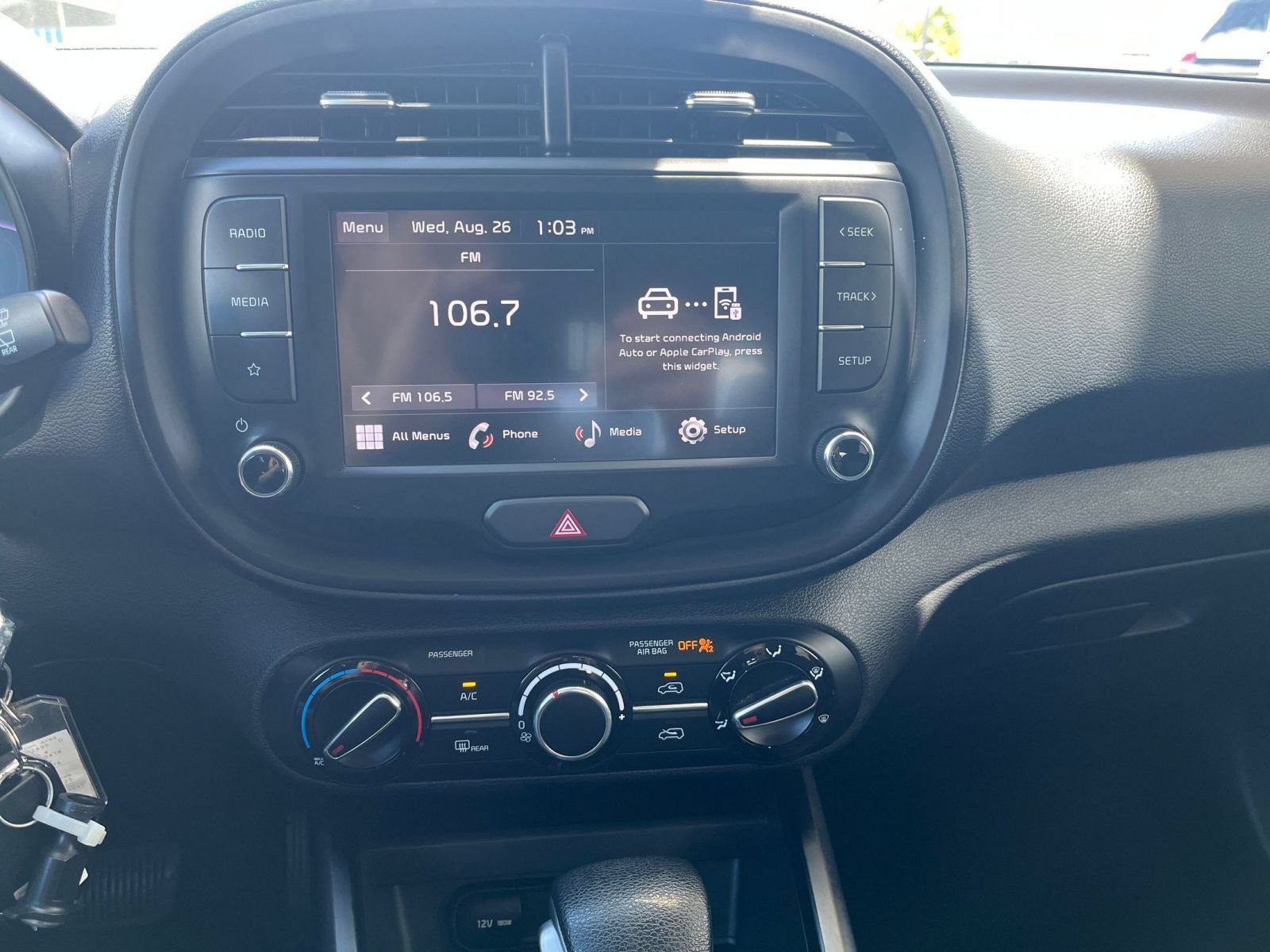Used 2025 Kia Soul LX w/ LX Technology Package FWD image 16