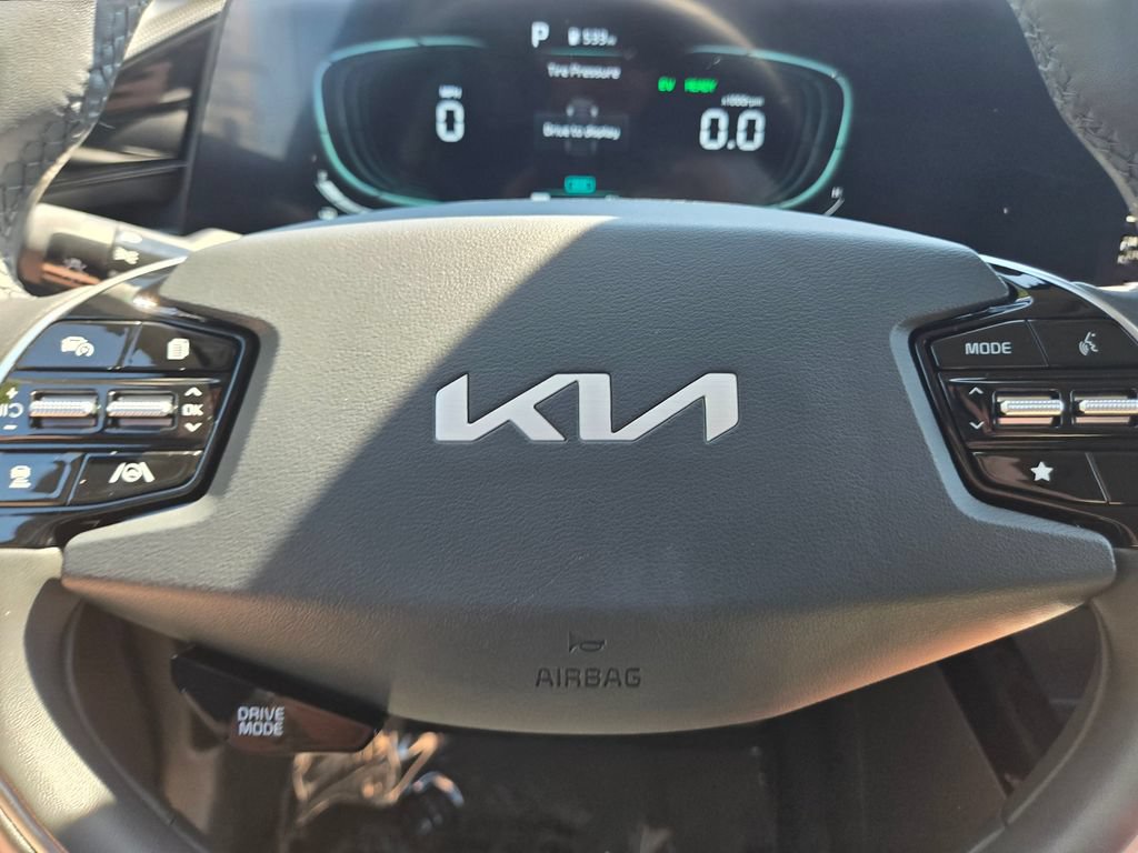 Certified 2025 Kia Niro EX FWD image 22
