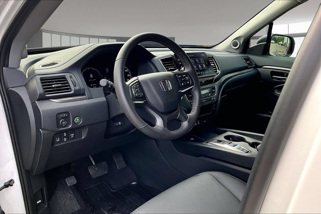 Used 2025 Honda Ridgeline RTL image 11