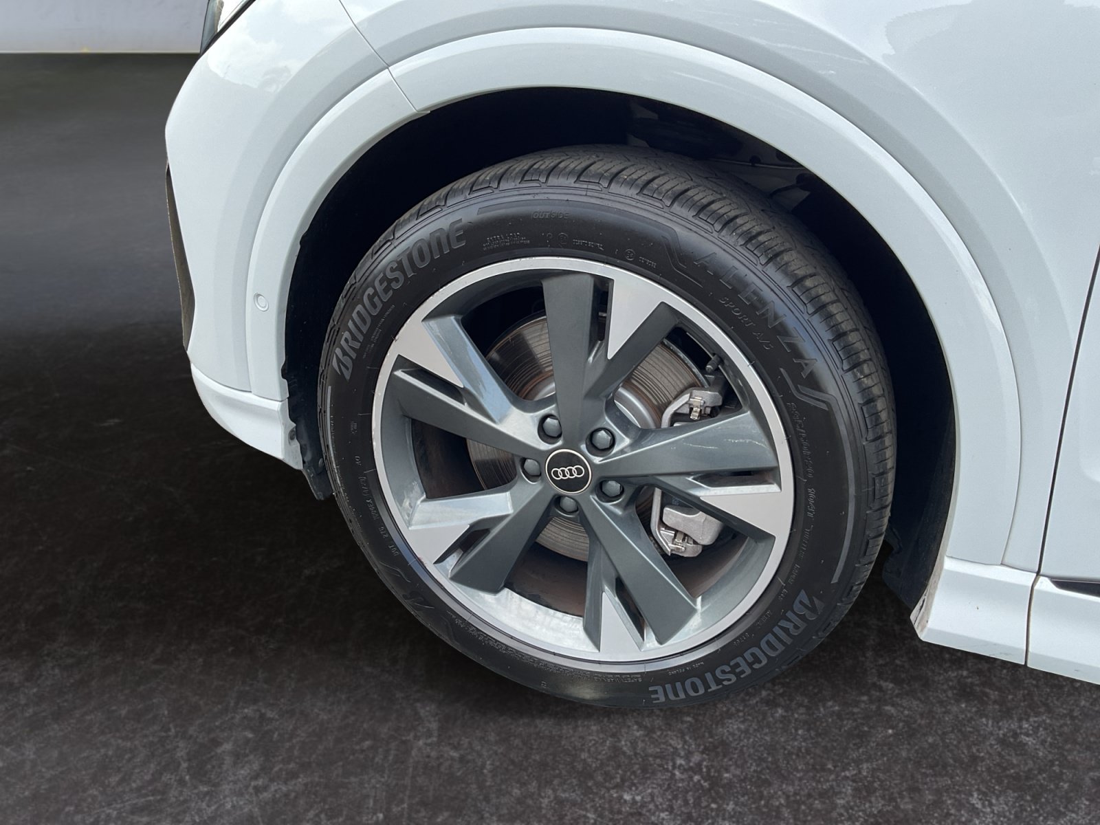 Used 2024 Audi Q4 e-tron Premium Plus w/ Premium Plus AWD/4WD image 9