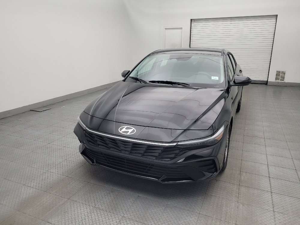 Used 2025 Hyundai Elantra SE FWD image 15