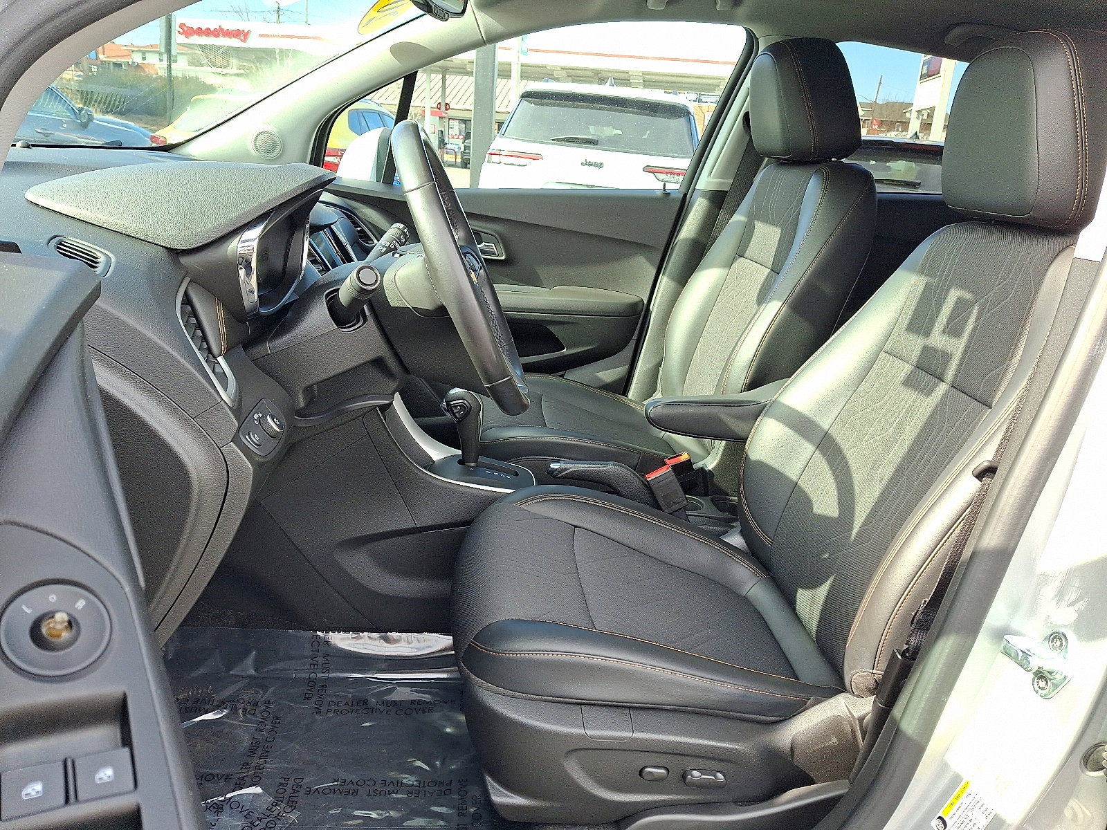 Used 2019 Chevrolet Trax LT w/ LT Convenience Package image 14