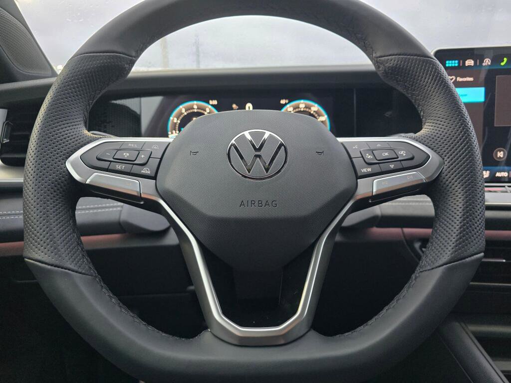 New 2026 Volkswagen Tiguan SE R-Line image 22