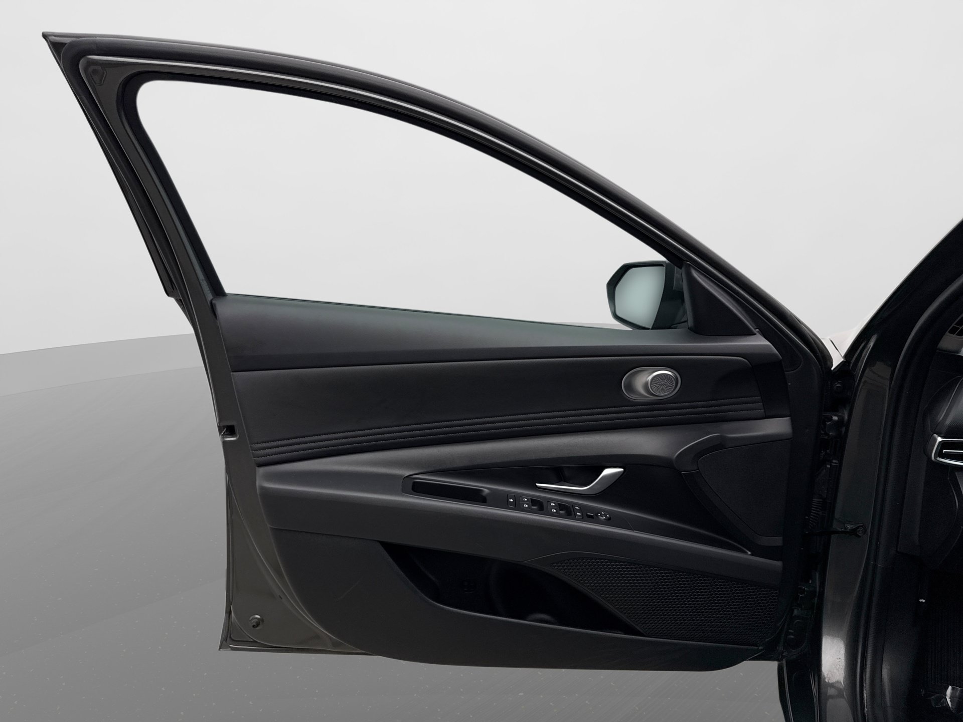 Used 2025 Hyundai Elantra SEL FWD image 11