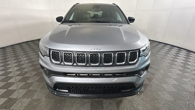 Used 2024 Jeep Compass Latitude AWD/4WD image 7