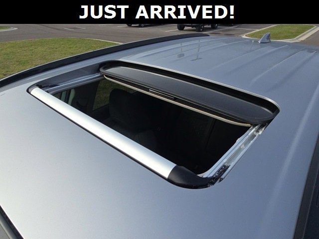 Used 2025 Toyota RAV4 XLE w/ Convenience Package image 5