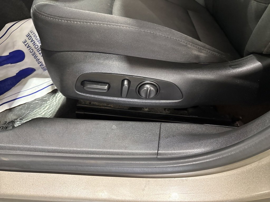 Used 2020 Chevrolet Malibu LT image 14