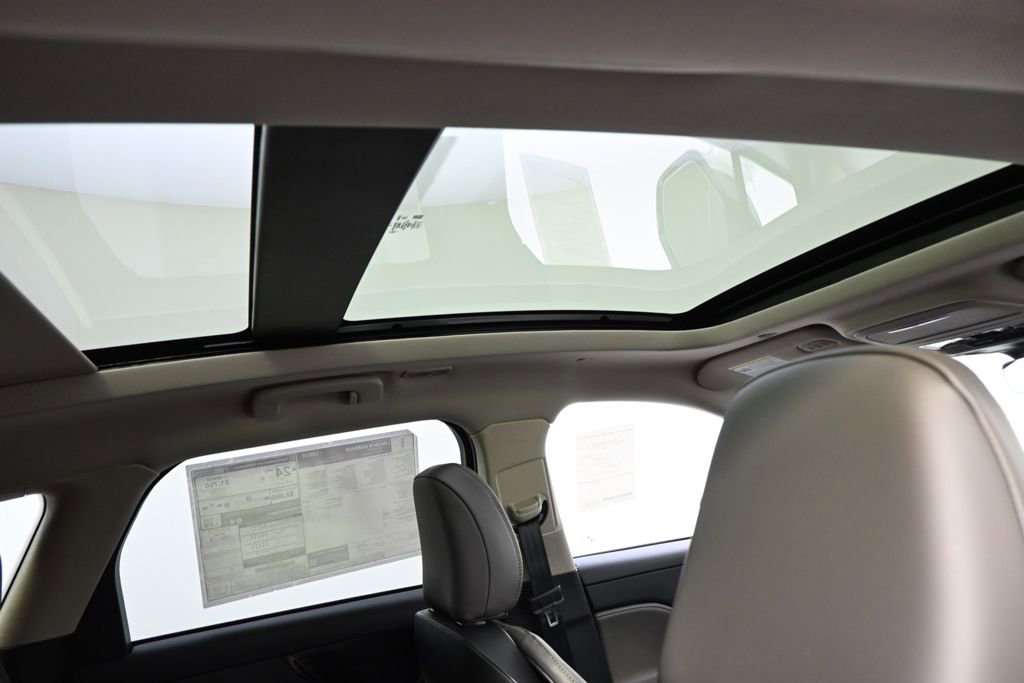 New 2026 Lincoln Corsair Reserve w/ Jet Appearance Package image 17