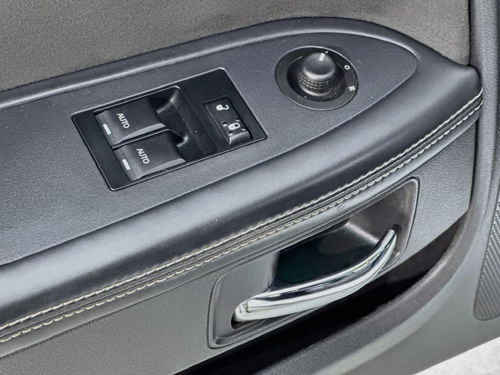 Used 2014 Dodge Challenger SRT8 w/ Harman/Kardon Audio Group RWD image 19