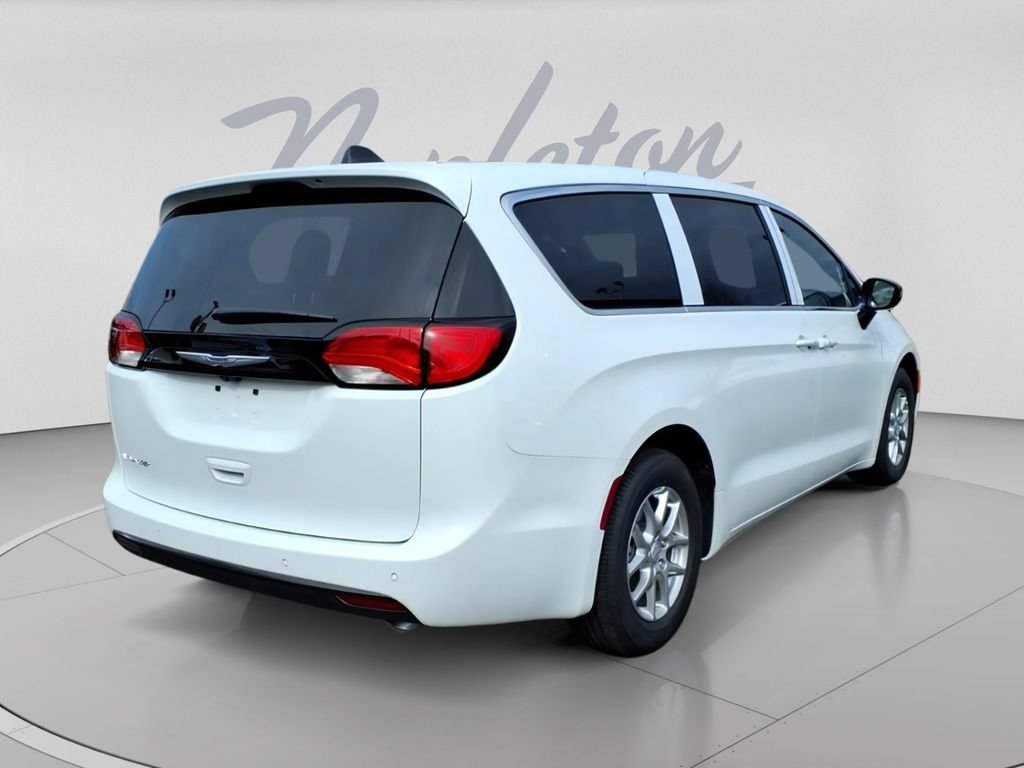 New 2026 Chrysler Voyager LX FWD image 7
