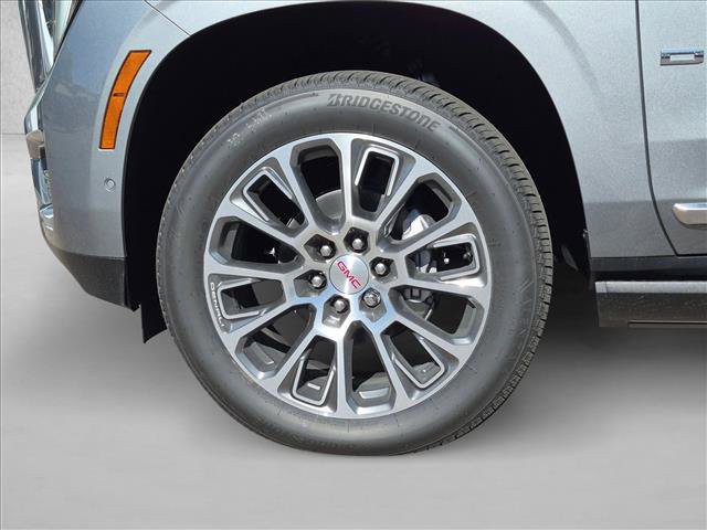 New 2026 GMC Yukon Denali w/ Denali Reserve Package AWD/4WD image 10