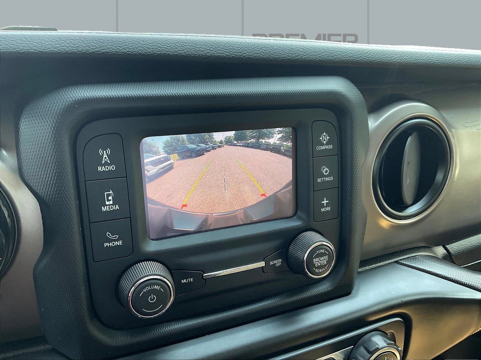 Used 2020 Jeep Wrangler Sport AWD/4WD image 16