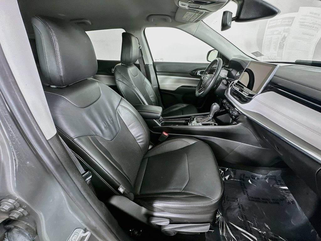 Certified 2022 Jeep Compass Limited AWD/4WD image 36