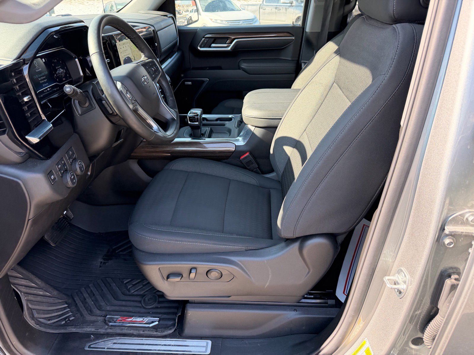 Used 2025 Chevrolet Silverado 1500 RST image 13