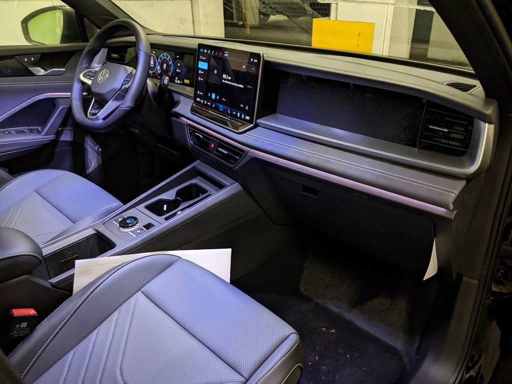 New 2026 Volkswagen Tiguan SE R-Line image 21