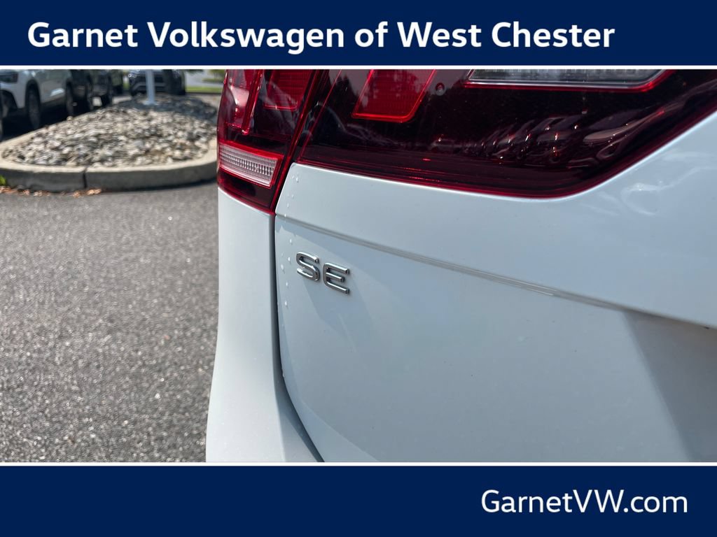 Used 2023 Volkswagen Tiguan SE R-Line AWD/4WD image 17