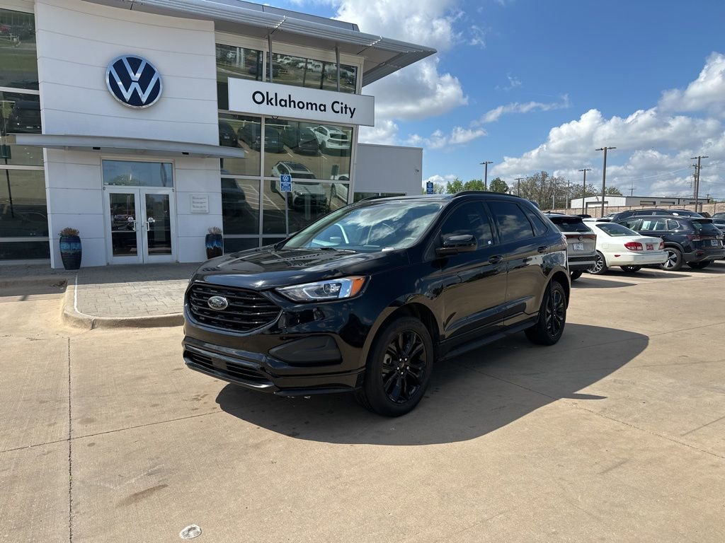 Used 2023 Ford Edge SE w/ Black Appearance Package