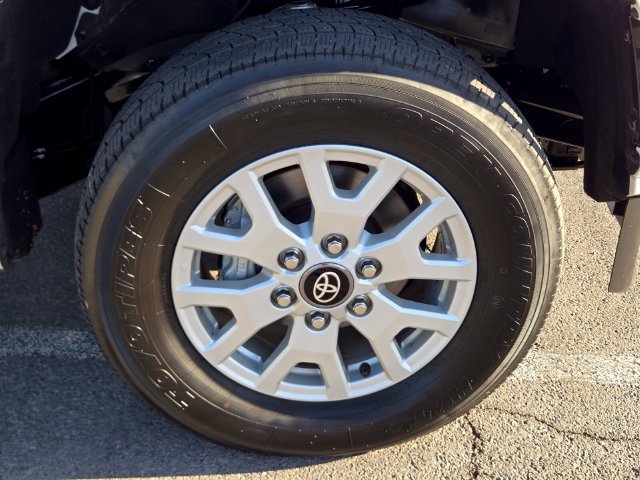Used 2025 Toyota Tacoma SR5 AWD/4WD image 8