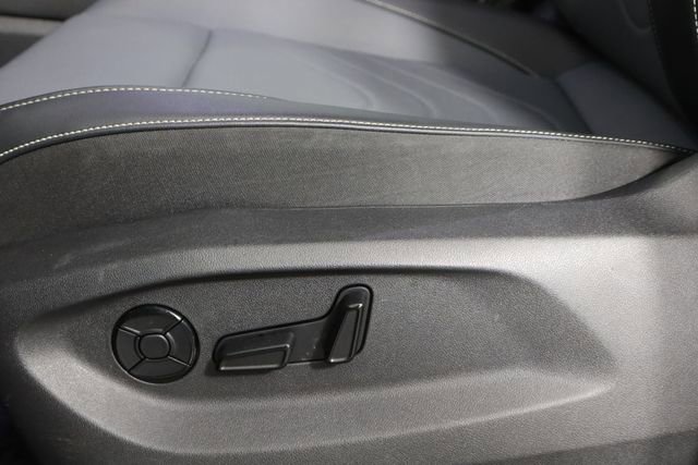 Used 2025 Volkswagen Tiguan SE AWD/4WD image 21